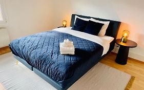 -The Urbanist- Lakeview Free Parking 2Bd Fast Wifi